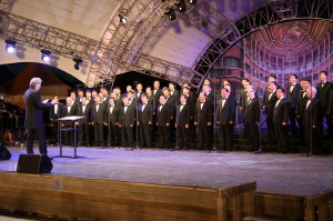 韓国男性合唱団の公演